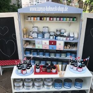 Mein kleiner Kaufladen bestückt mit Kreidefarbe, Pinsel, Wachs und allerhand mehr von Autentico chalk paint 