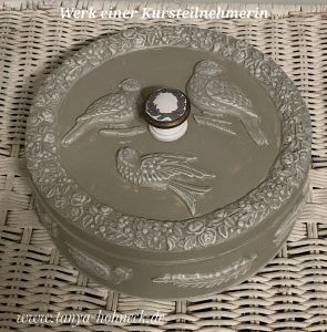 Werk einer Kursteilnehmerin IOD Moulds Birdsong und Trimmings, Iron Orchid Designs Air Dry Clay, Autentico chalk paint Vintage Canvas